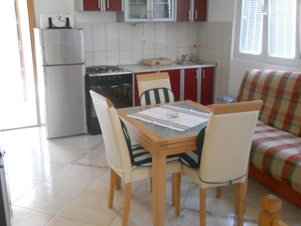 Apartments Ognjenovic Risan Habitación foto